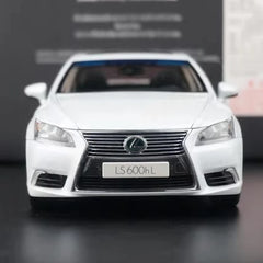 [AutoArt] 1:18 Lexus 2013 LS 600hL White Model Car Die-Cast