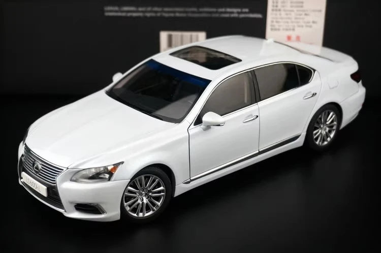 [AutoArt] 1:18 Lexus 2013 LS 600hL White Model Car Die-Cast