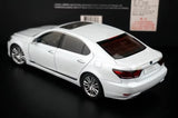 [AutoArt] 1:18 Lexus 2013 LS 600hL White Model Car Die-Cast