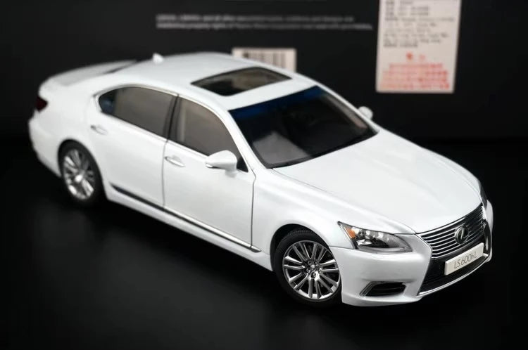 [AutoArt] 1:18 Lexus 2013 LS 600hL White Model Car Die-Cast