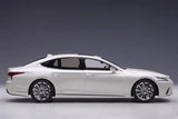 [AutoArt] 1:18 Lexus 2017 LS 500h vit modellbil Die-Cast