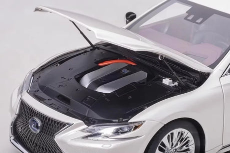 [AutoArt] 1:18 Lexus 2017 LS 500h White Model Car Die-Cast