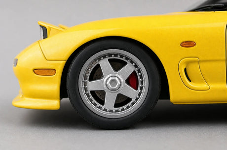 AutoArt Mazda 1992 RX-7 FD3S Initial D Yellow 1:18 – samlarobjekt i gjutet modell, gjutet