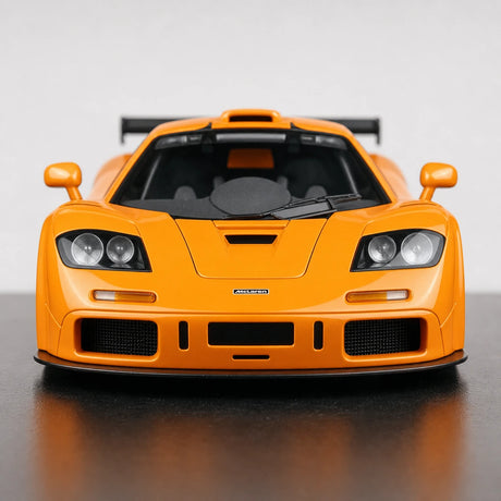 AutoArt McLaren 1995 F1 GTR LM بابايا أورانج 1:18 – نموذج معدني قابل للجمع من القالب المصبوب