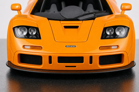 AutoArt McLaren 1995 F1 GTR LM بابايا أورانج 1:18 – نموذج معدني قابل للجمع من القالب المصبوب
