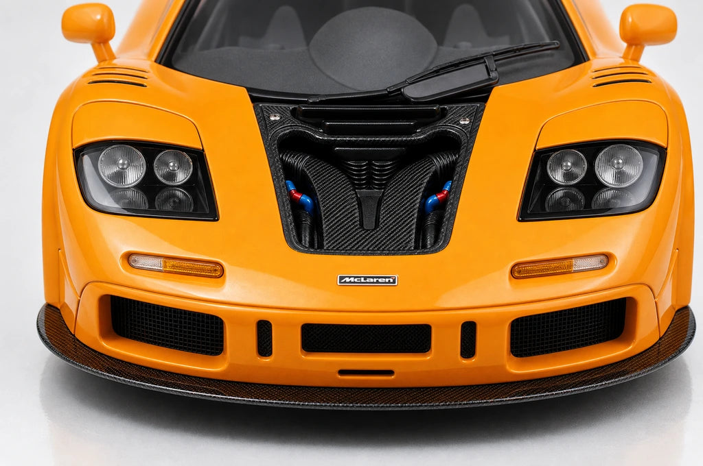 AutoArt McLaren 1995 F1 GTR LM بابايا أورانج 1:18 – نموذج معدني قابل للجمع من القالب المصبوب