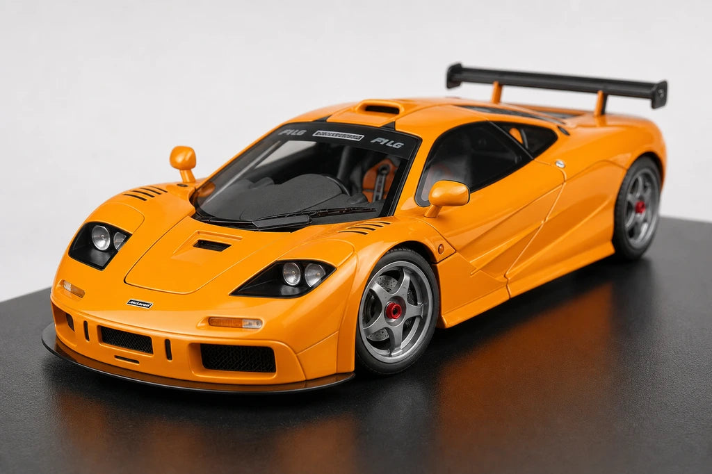 AutoArt McLaren 1995 F1 GTR LM بابايا أورانج 1:18 – نموذج معدني قابل للجمع من القالب المصبوب
