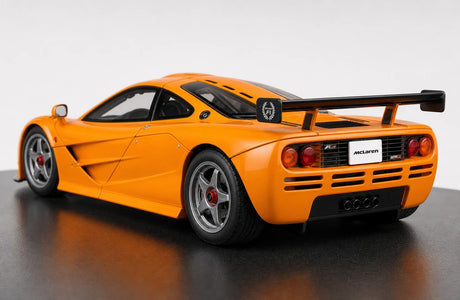 AutoArt McLaren 1995 F1 GTR LM بابايا أورانج 1:18 – نموذج معدني قابل للجمع من القالب المصبوب