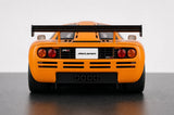 AutoArt McLaren 1995 F1 GTR LM بابايا أورانج 1:18 – نموذج معدني قابل للجمع من القالب المصبوب