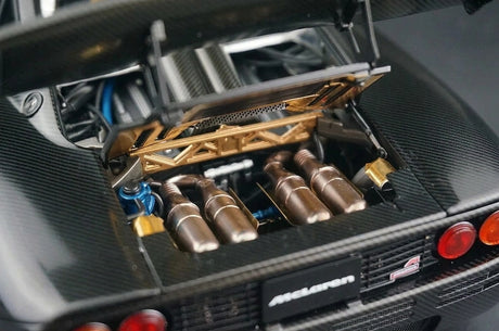 AutoArt McLaren 1997 F1 GT 1:18 – نموذج معدني قابل للجمع من القالب المصبوب