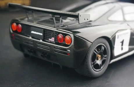 AutoArt McLaren 1997 F1 GT 1:18 – نموذج معدني قابل للجمع من القالب المصبوب