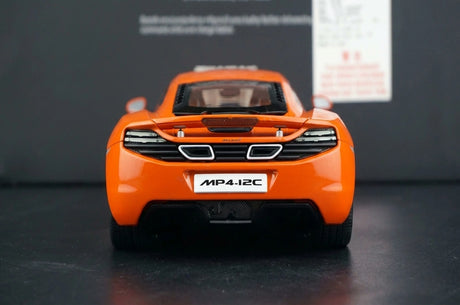 AutoArt McLaren 2011 MP4-12C أورانج 1:18 – نموذج معدني قابل للجمع مصبوب.