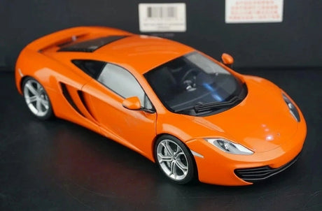 AutoArt McLaren 2011 MP4-12C أورانج 1:18 – نموذج معدني قابل للجمع مصبوب.