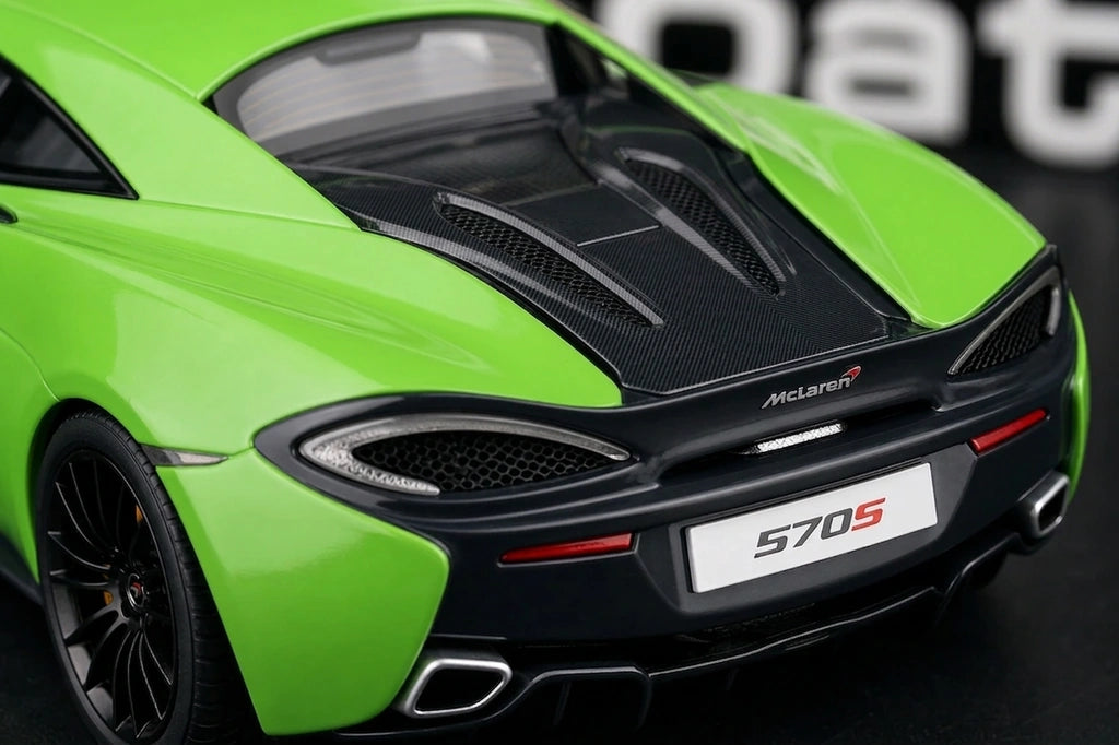 AutoArt McLaren 2015 570S Green 1:18 – نموذج معدني قابل للجمع من القالب المصبوب