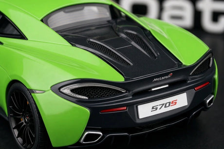 AutoArt McLaren 2015 570S Green 1:18 – نموذج معدني قابل للجمع من القالب المصبوب