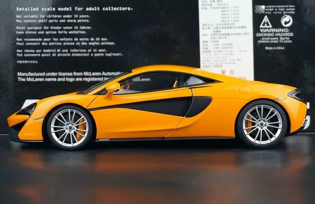 AutoArt McLaren 2015 570S Orange 1:18 – نموذج معدني قابل للجمع مصبوب.