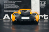 AutoArt McLaren 2015 570S Orange 1:18 – نموذج معدني قابل للجمع مصبوب.