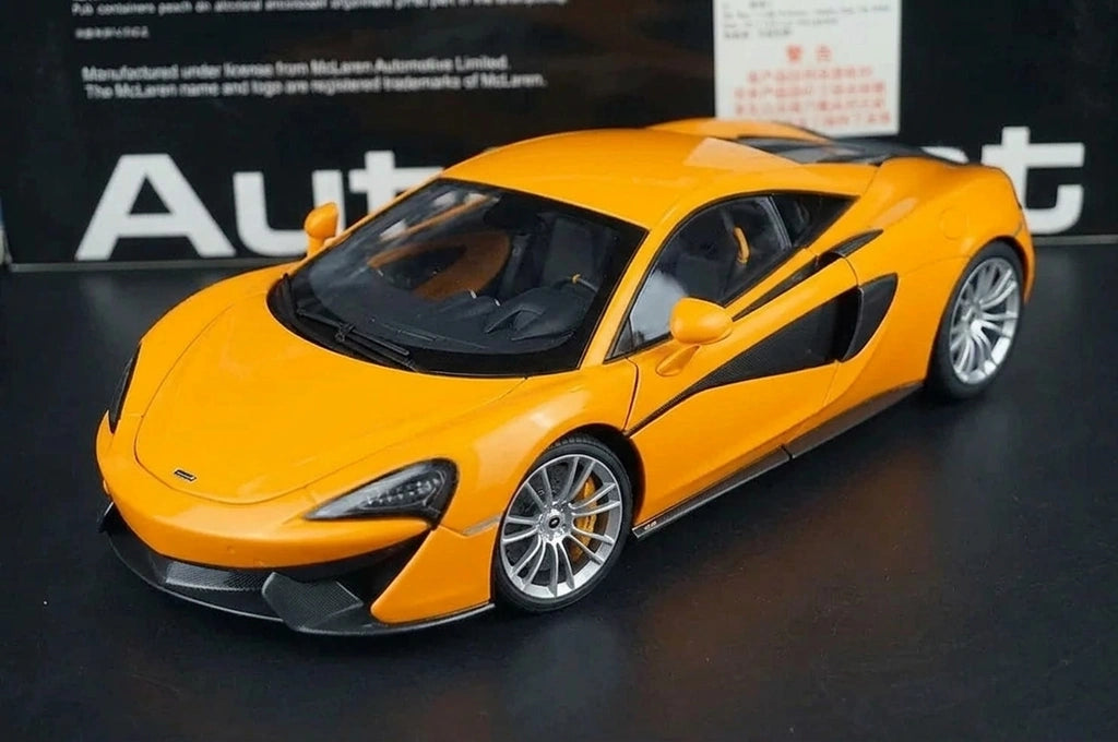 AutoArt McLaren 2015 570S Orange 1:18 – نموذج معدني قابل للجمع مصبوب.