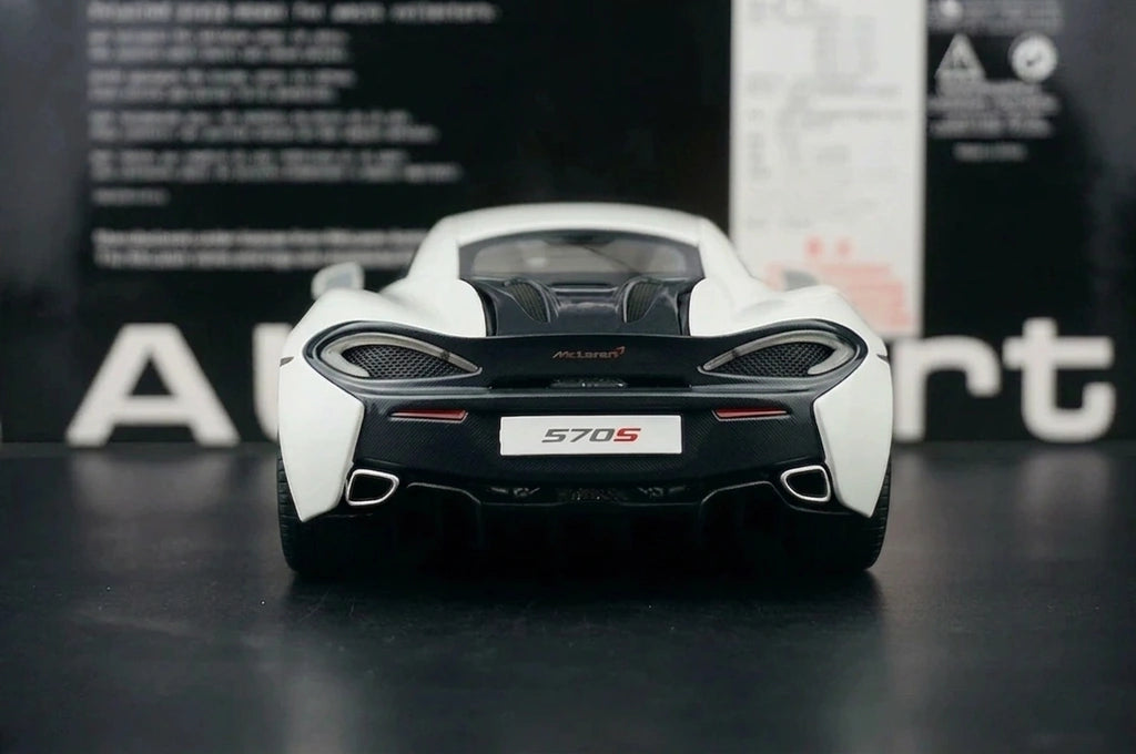 AutoArt McLaren 2015 570S White 1:18 – Modello da collezione in metallo pressofuso