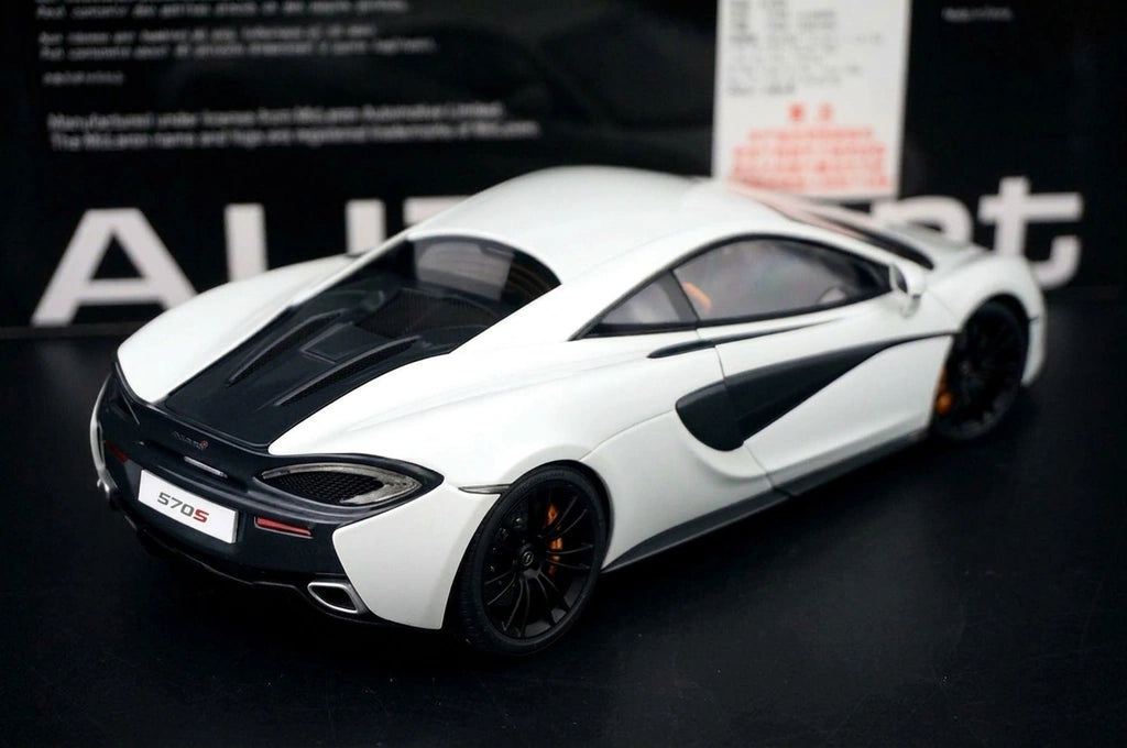 AutoArt McLaren 2015 570S White 1:18 – Modello da collezione in metallo pressofuso