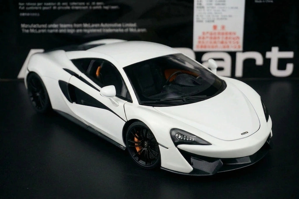 AutoArt McLaren 2015 570S White 1:18 – Modello da collezione in metallo pressofuso