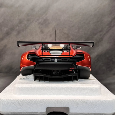 AutoArt McLaren 2015 650S GT3 Volcano Orange 1:18 – نموذج معدني قابل للجمع مصبوب.