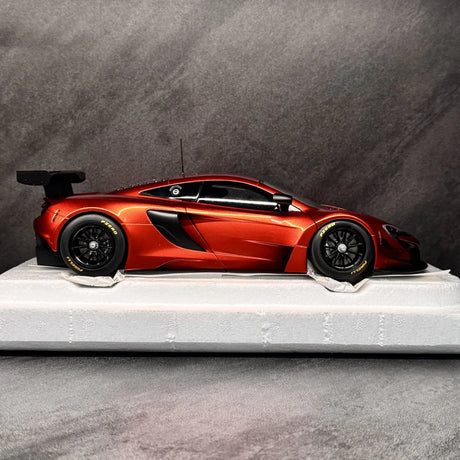 AutoArt McLaren 2015 650S GT3 Volcano Orange 1:18 – نموذج معدني قابل للجمع مصبوب.