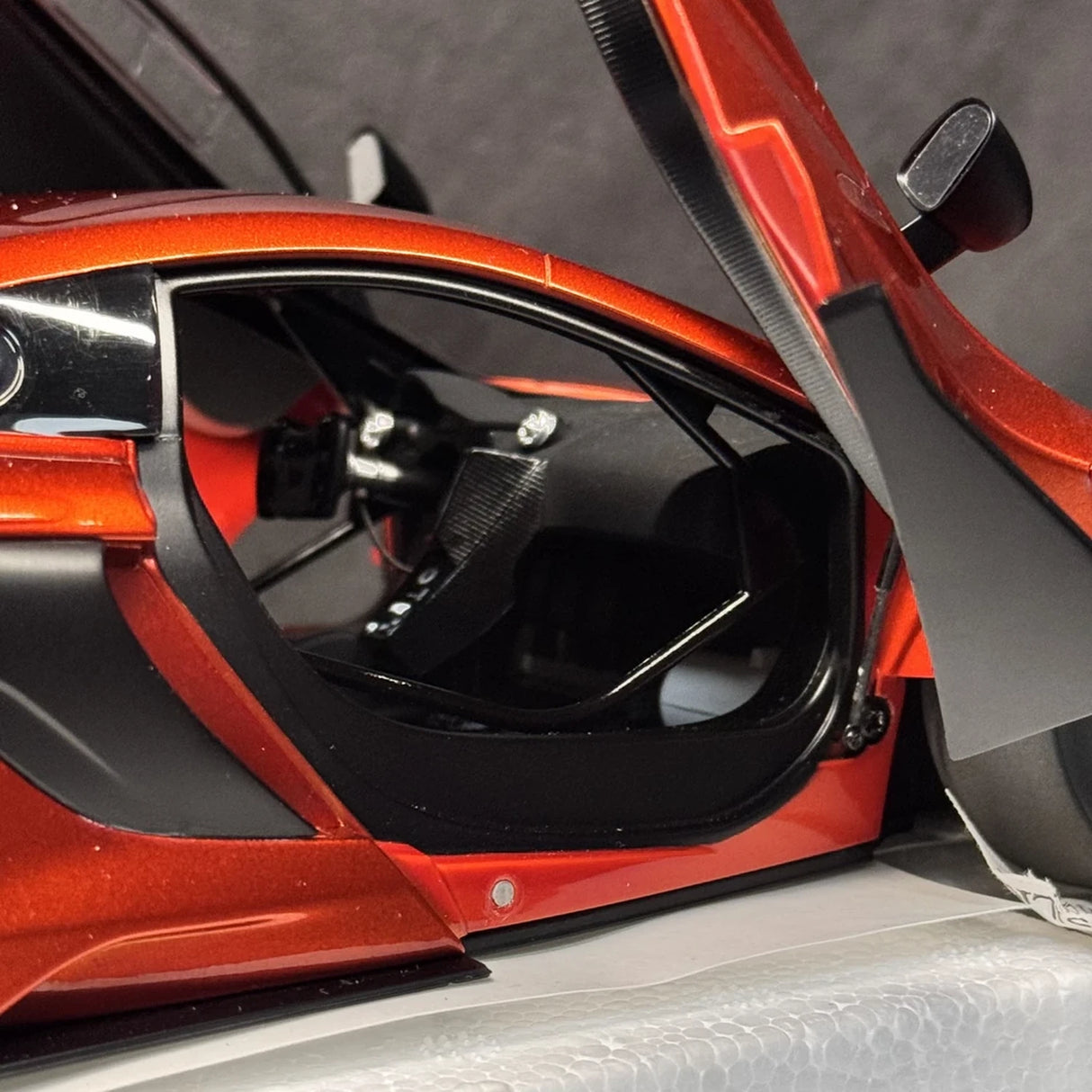 AutoArt McLaren 2015 650S GT3 Volcano Orange 1:18 – نموذج معدني قابل للجمع مصبوب.
