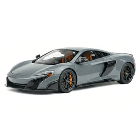 AutoArt McLaren 2015 675LT رمادي 1:18 – نموذج معدني قابل للجمع من القالب المصبوب
