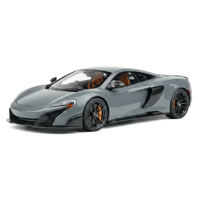 AutoArt McLaren 2015 675LT رمادي 1:18 – نموذج معدني قابل للجمع من القالب المصبوب