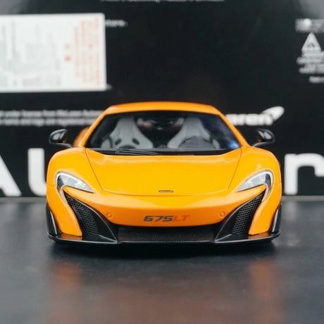 AutoArt McLaren 2015 675LT أورانج 1:18 – نموذج معدني قابل للجمع مصبوب.
