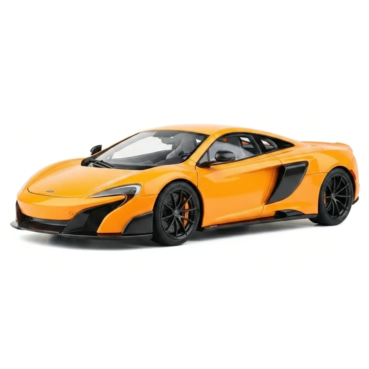 AutoArt McLaren 2015 675LT أورانج 1:18 – نموذج معدني قابل للجمع مصبوب.