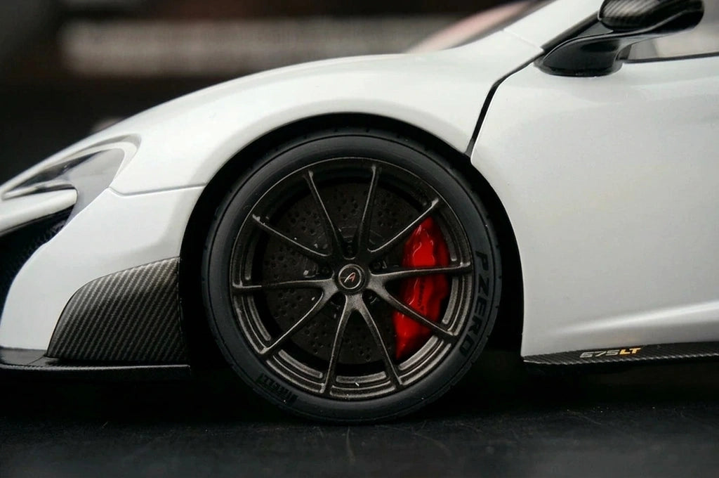 AutoArt McLaren 2015 675LT White 1:18 – Modello da collezione in pressofuso