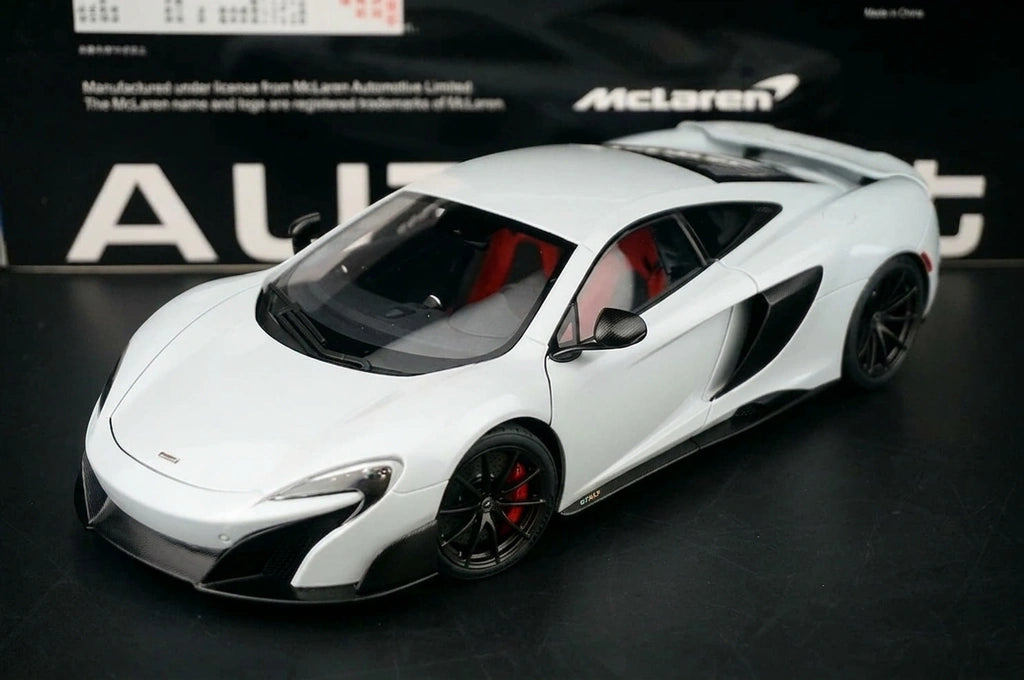 AutoArt McLaren 2015 675LT White 1:18 – Modello da collezione in pressofuso