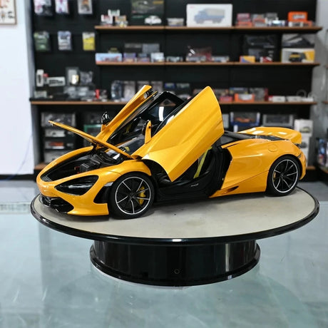 AutoArt McLaren 2017 720S Yellow 1:18 – نموذج معدني قابل للجمع من القالب المصبوب