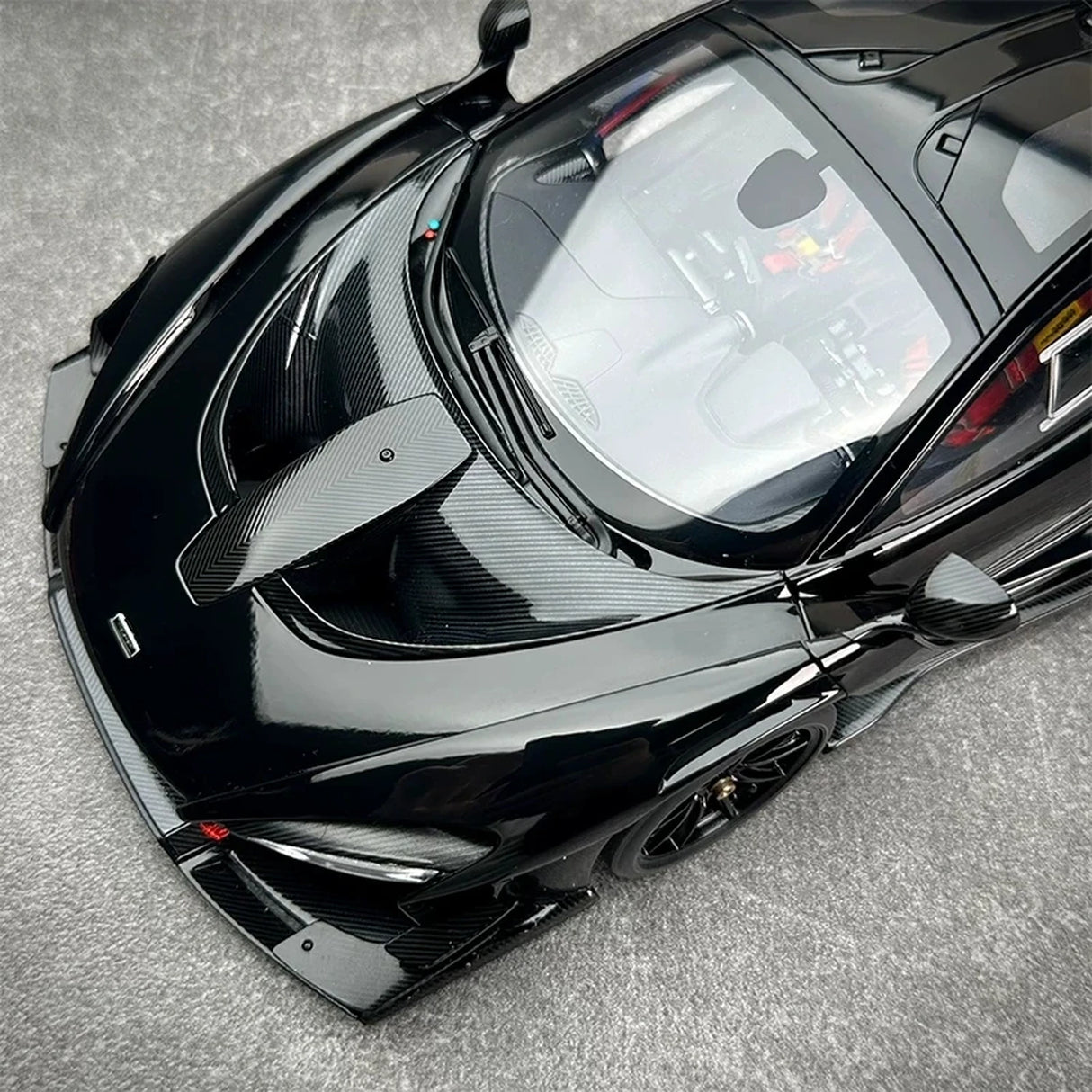 AutoArt McLaren 2019 Senna GTR Schwarze 1:18 – Sammelobjekt aus Druckguss