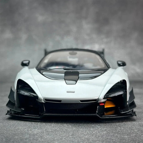 AutoArt McLaren 2019 Senna GTR وايت 1:18 – نموذج معدني قابل للجمع من القالب المصبوب