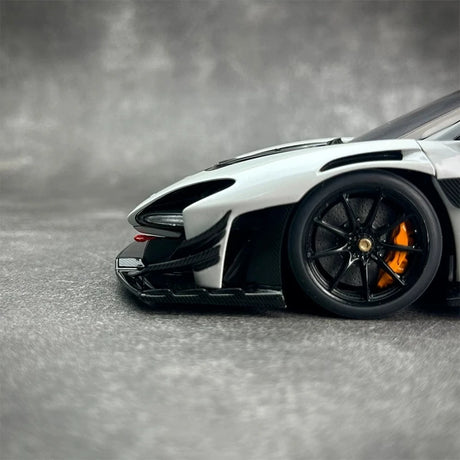 AutoArt McLaren 2019 Senna GTR وايت 1:18 – نموذج معدني قابل للجمع من القالب المصبوب