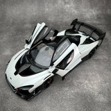 AutoArt McLaren 2019 Senna GTR وايت 1:18 – نموذج معدني قابل للجمع من القالب المصبوب