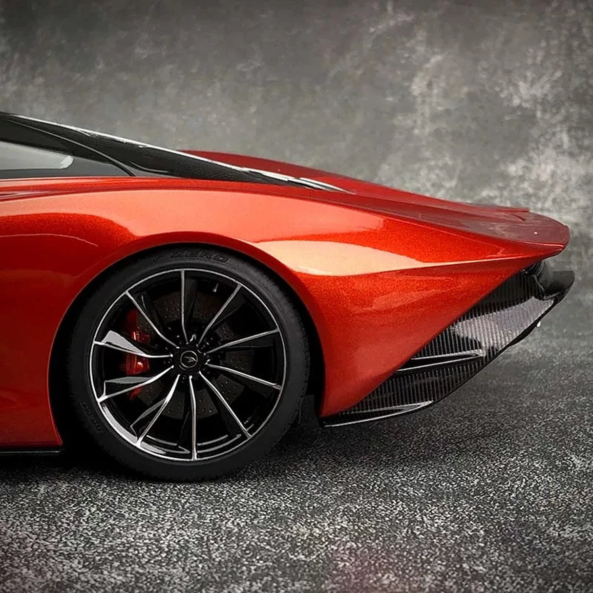 AutoArt McLaren 2020 Speedtail Orange 1:18 – Collectible Diecast Model Die-Cast
