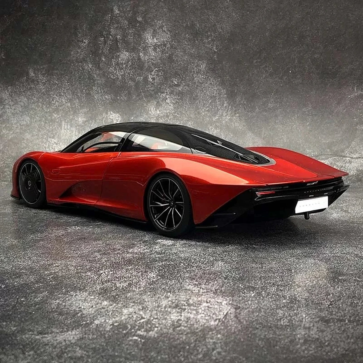 AutoArt McLaren 2020 Speedtail Orange 1:18 – Collectible Diecast Model Die-Cast
