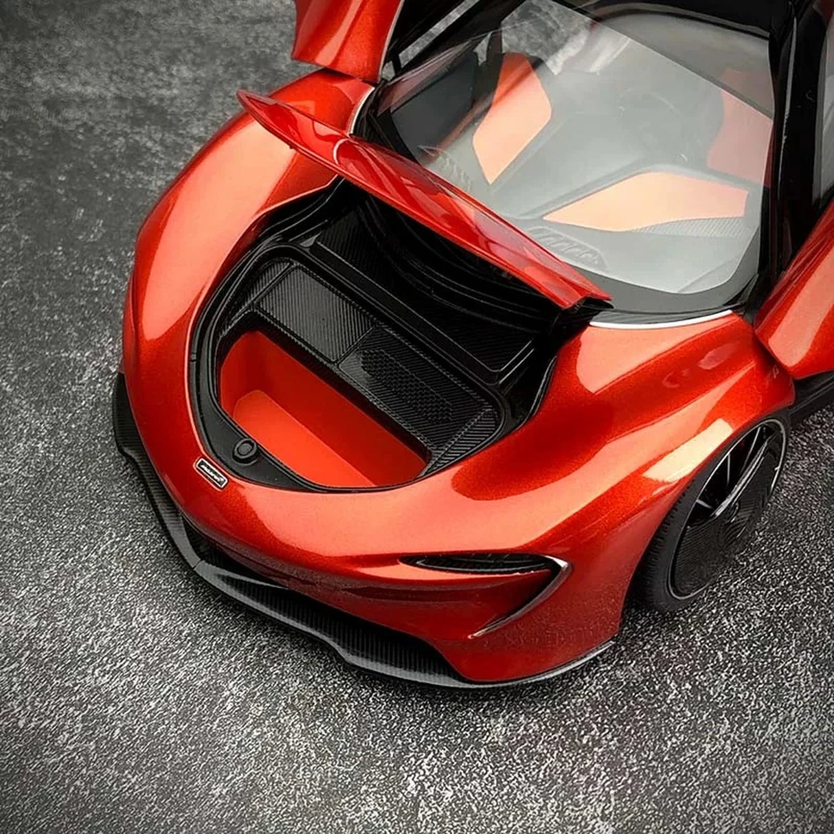 AutoArt McLaren 2020 Speedtail Orange 1:18 – Collectible Diecast Model Die-Cast