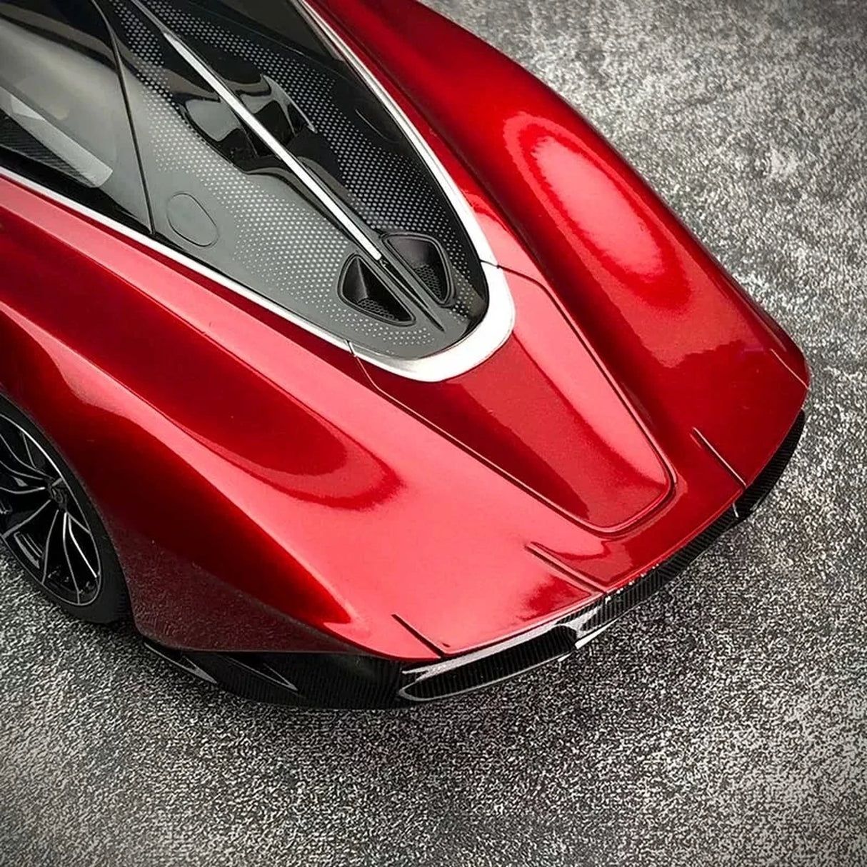 AutoArt McLaren 2020 سبيدتيل ريد 1:18 – نموذج معدني قابل للجمع من القالب المصبوب