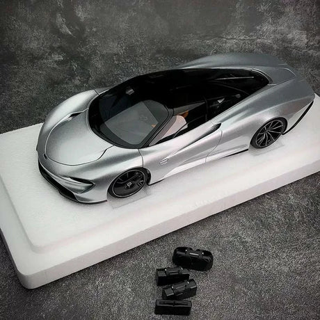 AutoArt McLaren 2020 سبيدتيل سيلفر 1:18 – نموذج معدني قابل للجمع من القالب المصبوب