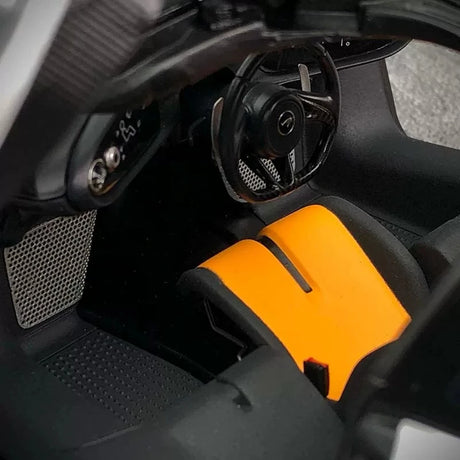 AutoArt McLaren 2020 سبيدتيل سيلفر 1:18 – نموذج معدني قابل للجمع من القالب المصبوب