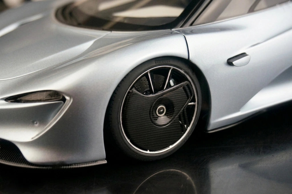 AutoArt McLaren 2020 Speedtail Argento e Blu 1:18 – Modello da collezione pressofuso