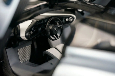 AutoArt McLaren 2020 Speedtail Argento e Blu 1:18 – Modello da collezione pressofuso