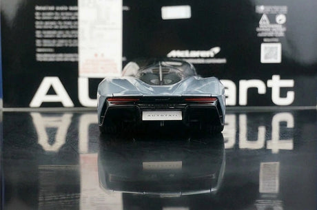 AutoArt McLaren 2020 Speedtail Argento e Blu 1:18 – Modello da collezione pressofuso