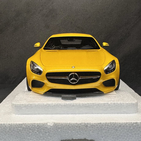 [AutoArt] 1:18 Mercedes- نموذج سياراتAMG 2015 GT S الأصفر مصبوب.