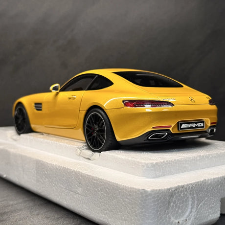 [AutoArt] 1:18 Mercedes- نموذج سياراتAMG 2015 GT S الأصفر مصبوب.